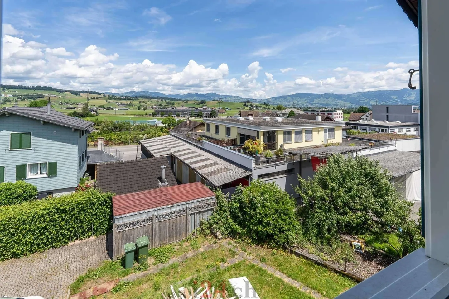 Charmante Dachwohnung in Schübelbach - Foto 2 von 7