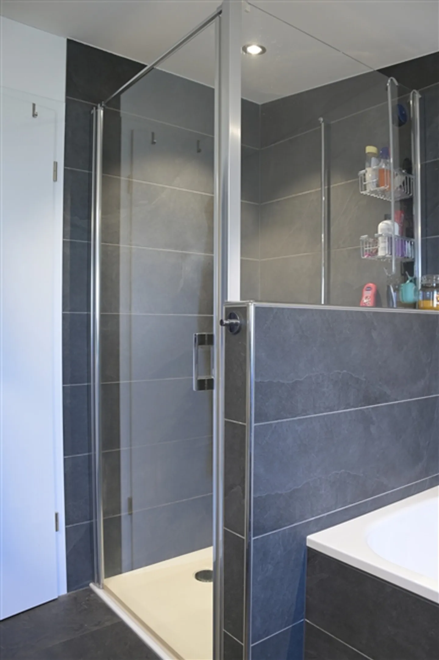 La tua casa nel verde – tranquilla, soleggiata, con un grande giardino - Foto 4 di 8