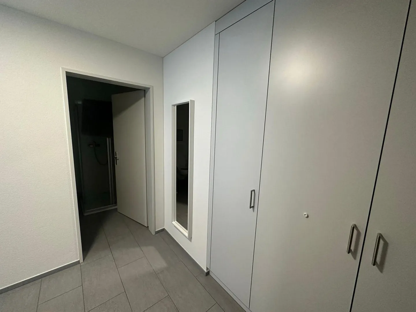 Moderne 3.5 Zimmer-Wohnung - Foto 3 von 13