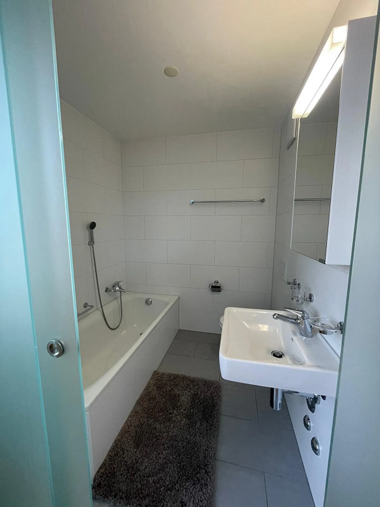 Moderne 3.5 Zimmer-Wohnung - Foto 8 von 13