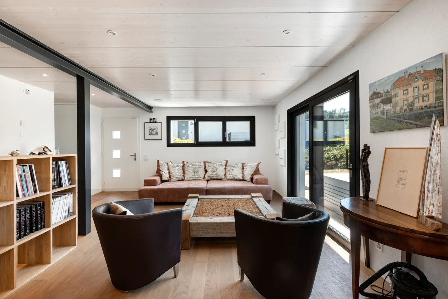 Zeitgenössische Villa mit 4,5 Zimmern, die sich zur Landschaft öffnet - Foto 4 von 20