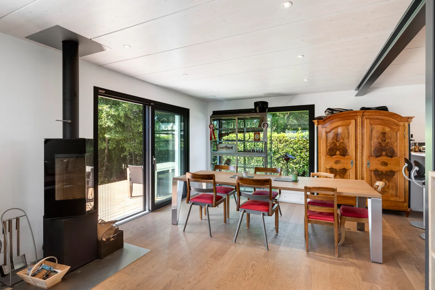 Zeitgenössische Villa mit 4,5 Zimmern, die sich zur Landschaft öffnet - Foto 5 von 20
