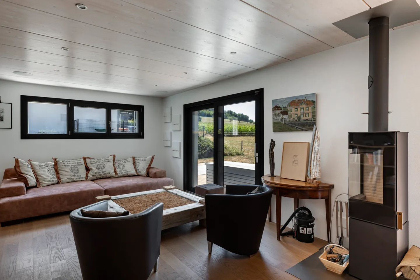 Zeitgenössische Villa mit 4,5 Zimmern, die sich zur Landschaft öffnet - Foto 6 von 20