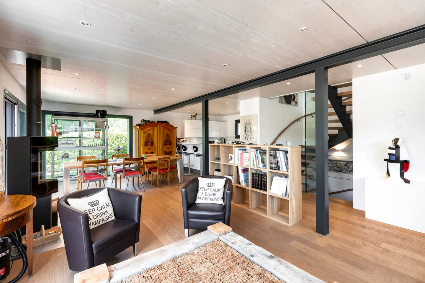 Zeitgenössische Villa mit 4,5 Zimmern, die sich zur Landschaft öffnet - Foto 7 von 20