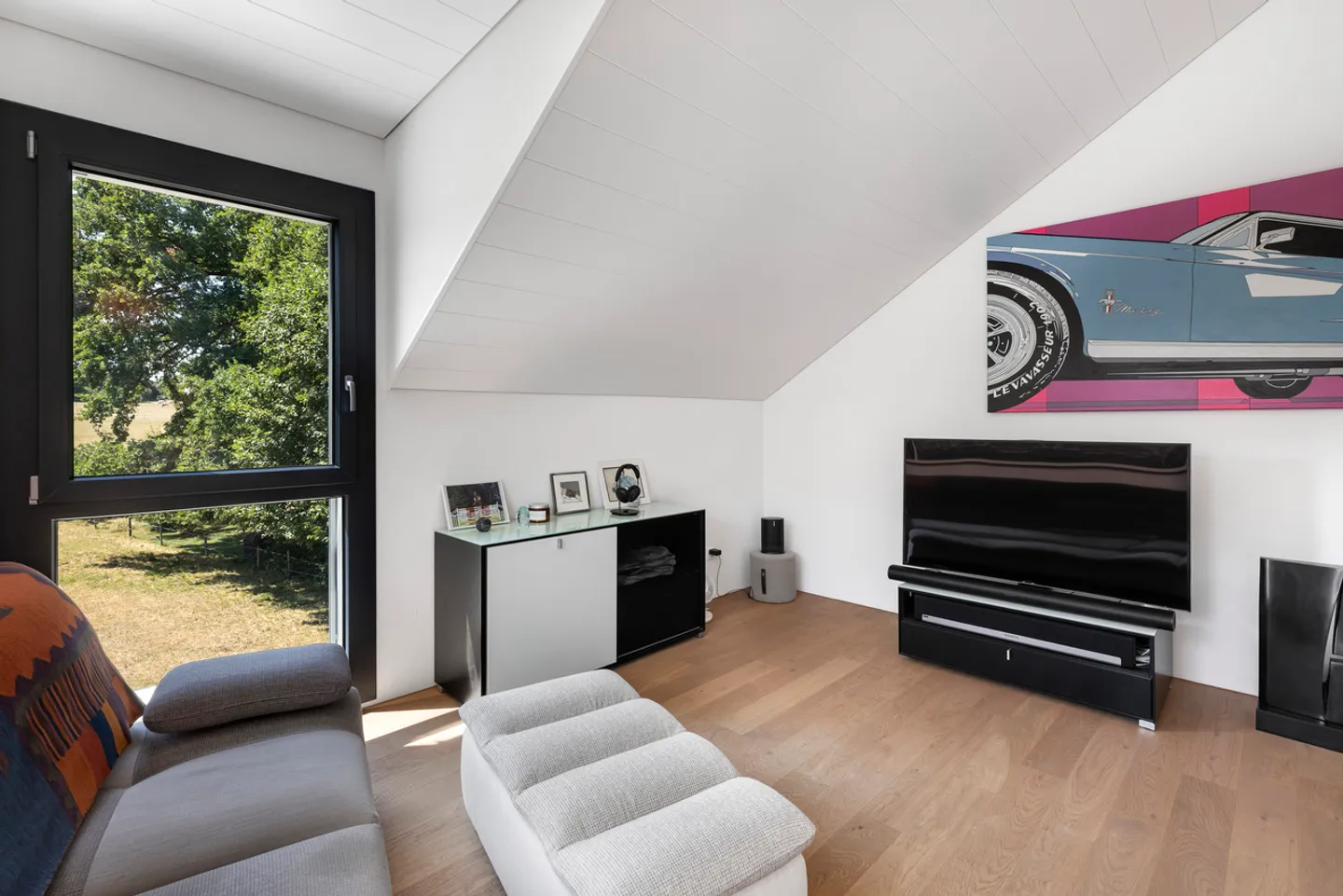 Zeitgenössische Villa mit 4,5 Zimmern, die sich zur Landschaft öffnet - Foto 11 von 20