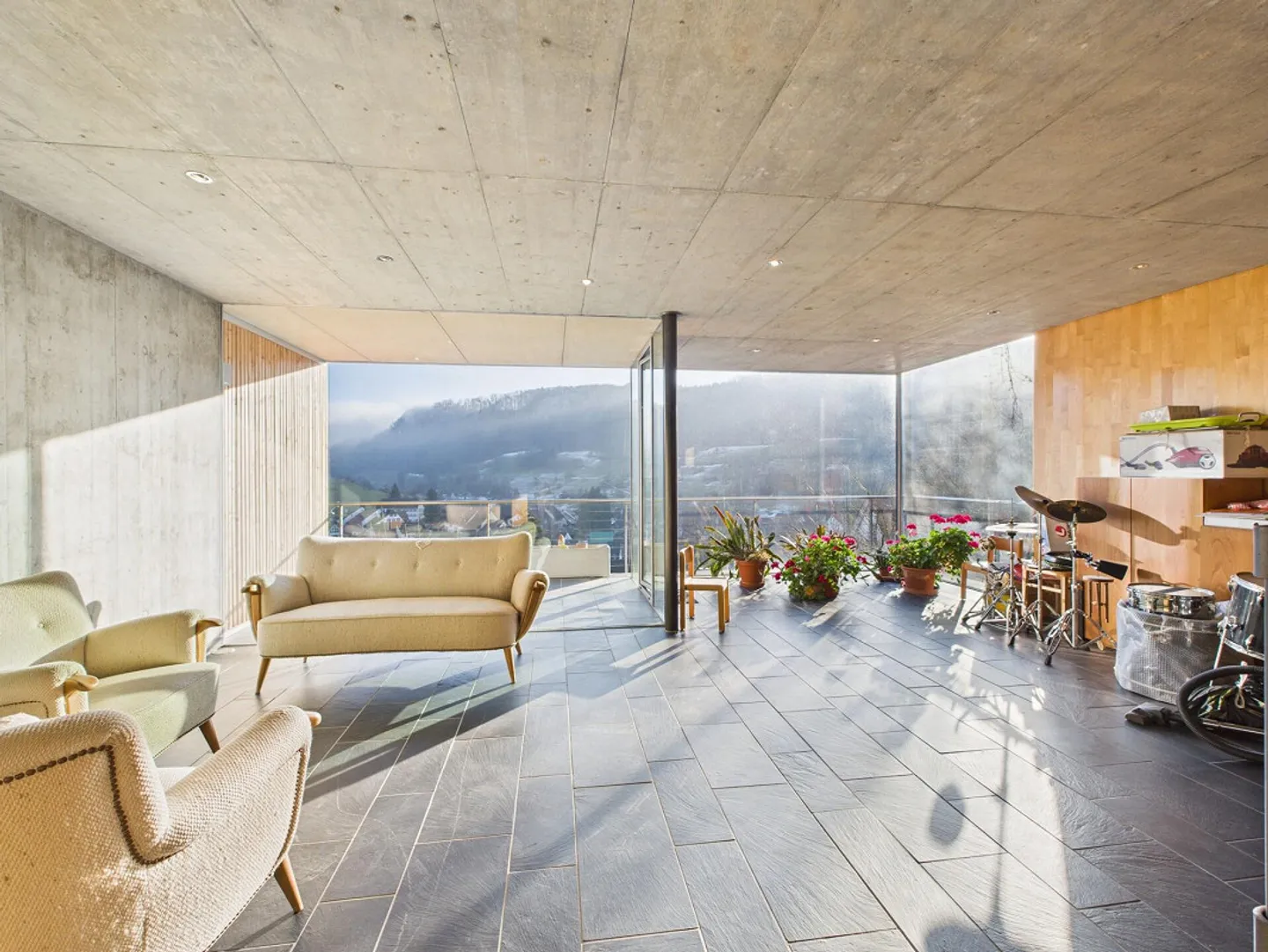 Calme situé avec une vue imprenable! - Photo 1 sur 9