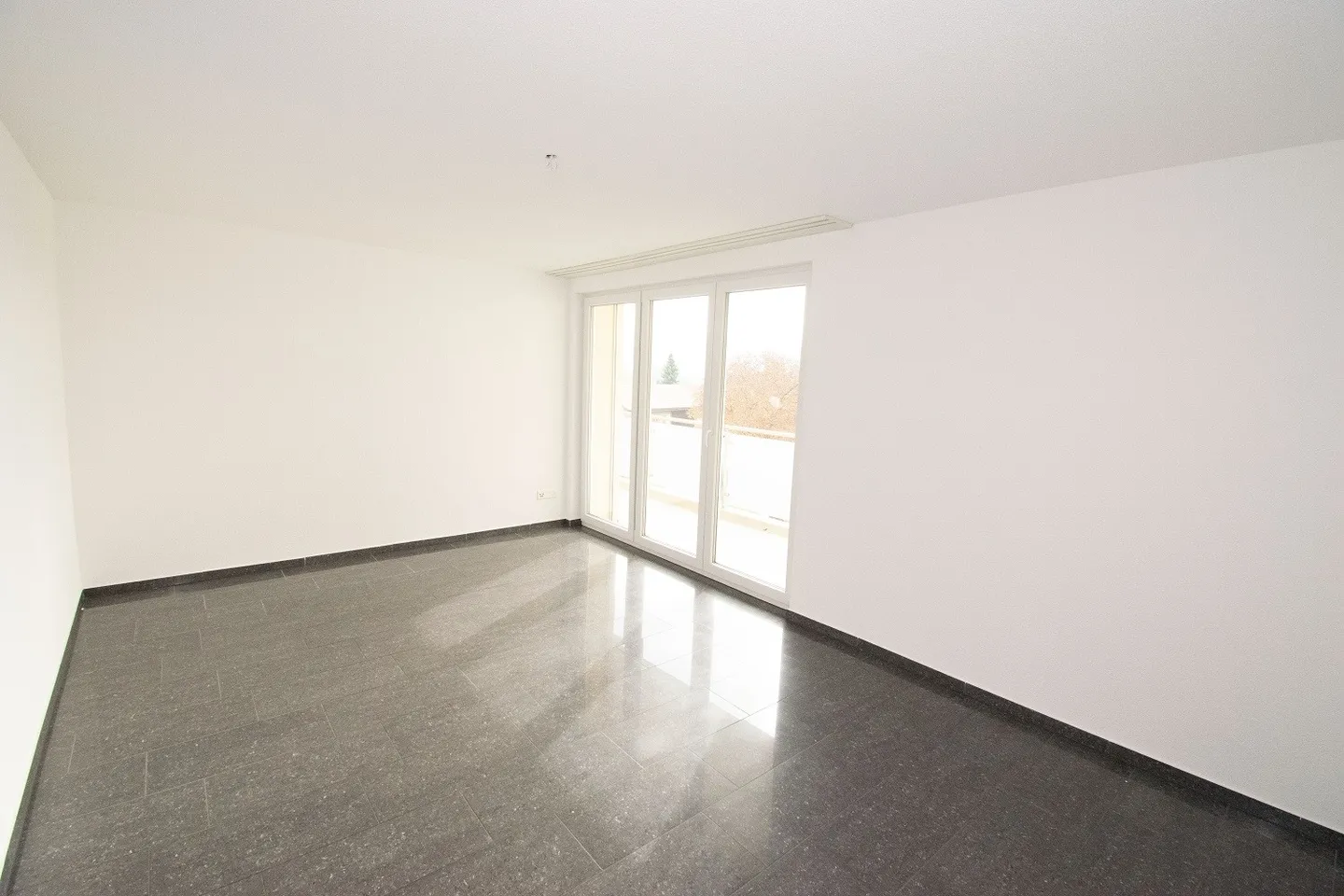 3.5 Room Apartment - Photo 5 of 11