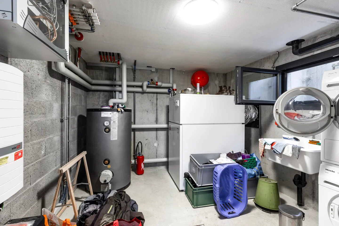 Zeitgenössische Villa mit 4,5 Zimmern, die sich zur Landschaft öffnet - Foto 14 von 20