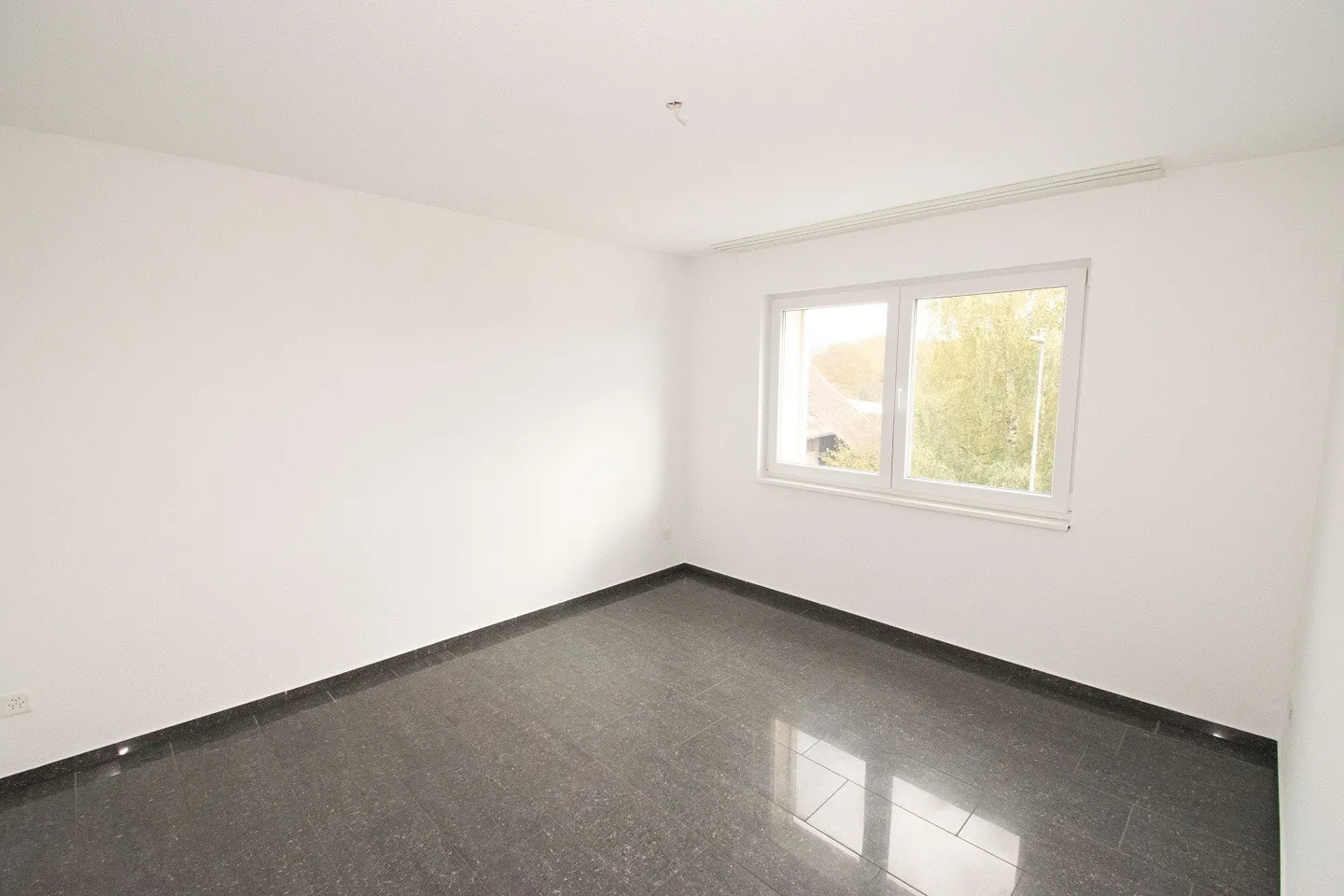 3.5 Room Apartment - Photo 8 of 11