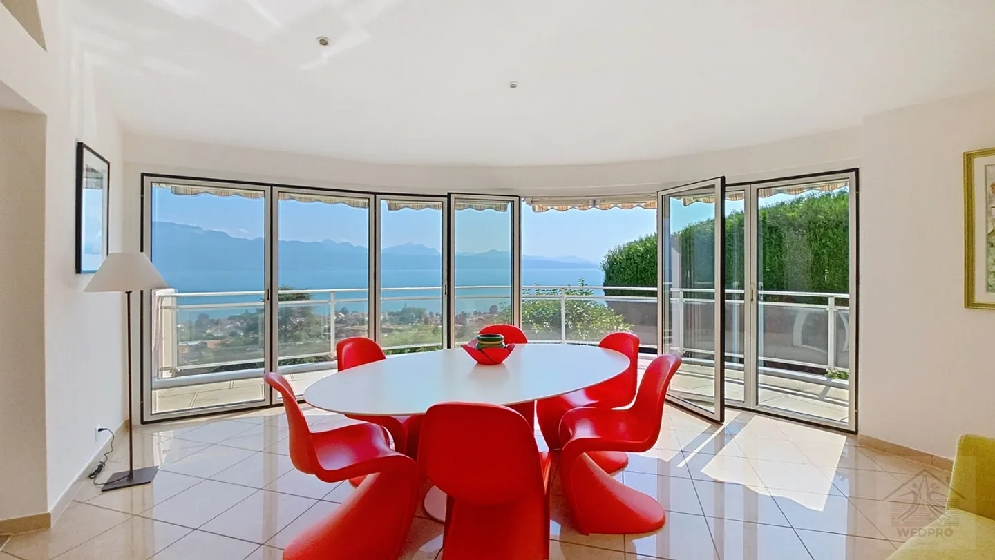 PROPRIETE D'EXCEPTION FACE AU LAC-UN PANORAMA QUI CHANGE TOUT - Photo 8 sur 15