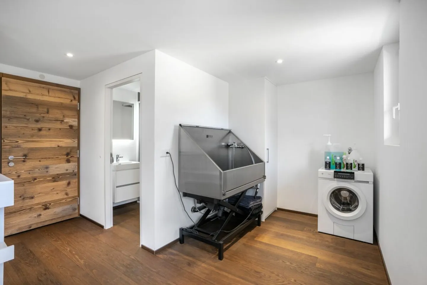 Exclusive Attic Studio in the Heart of Brig - Luxury, Comfort, and Prime Location - Photo 4 of 7