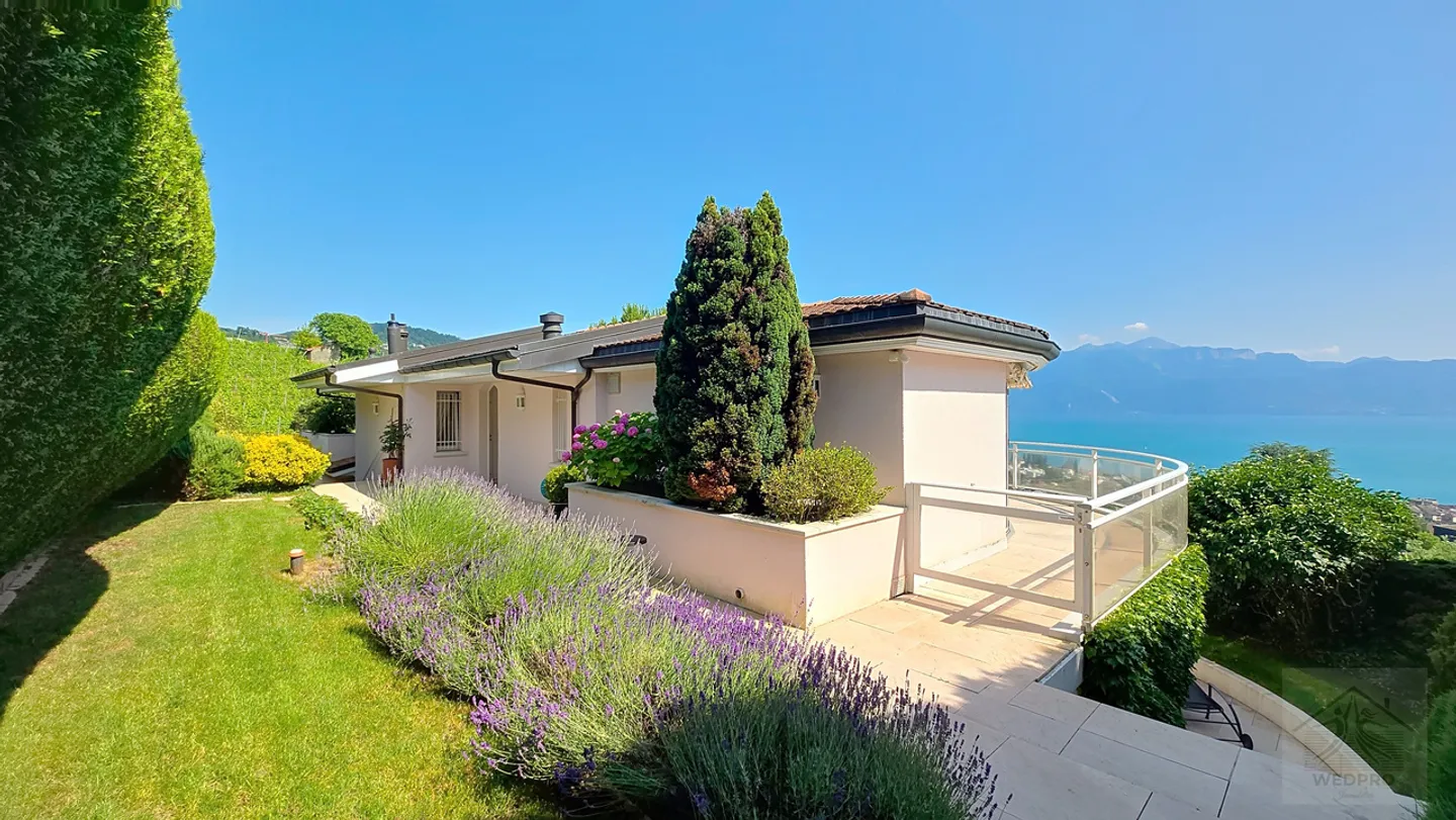 PROPRIETE D'EXCEPTION FACE AU LAC-UN PANORAMA QUI CHANGE TOUT - Photo 11 sur 15