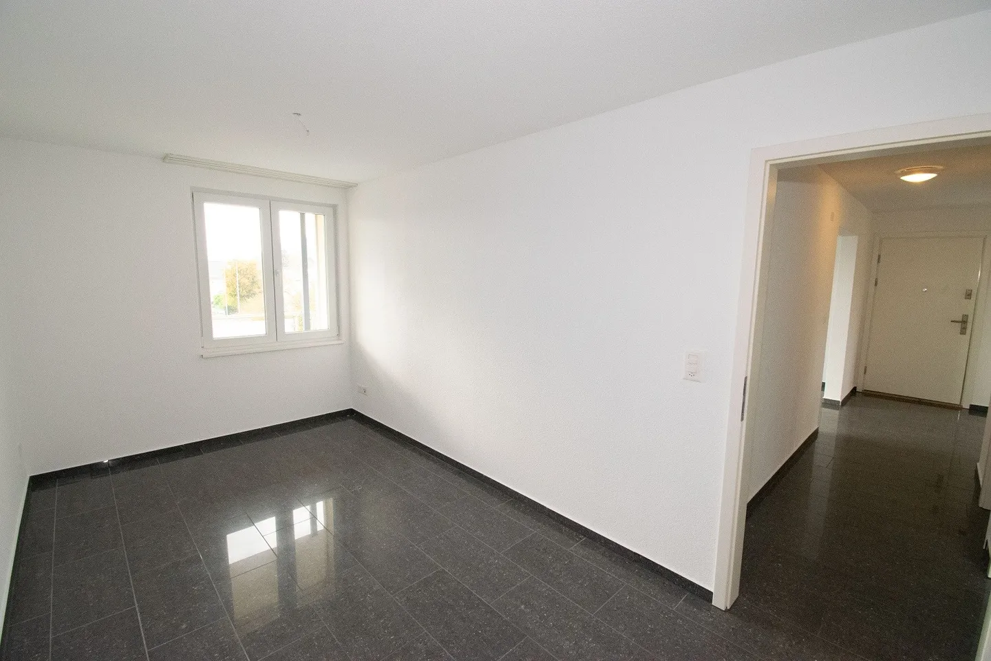 3.5 Room Apartment - Photo 9 of 11
