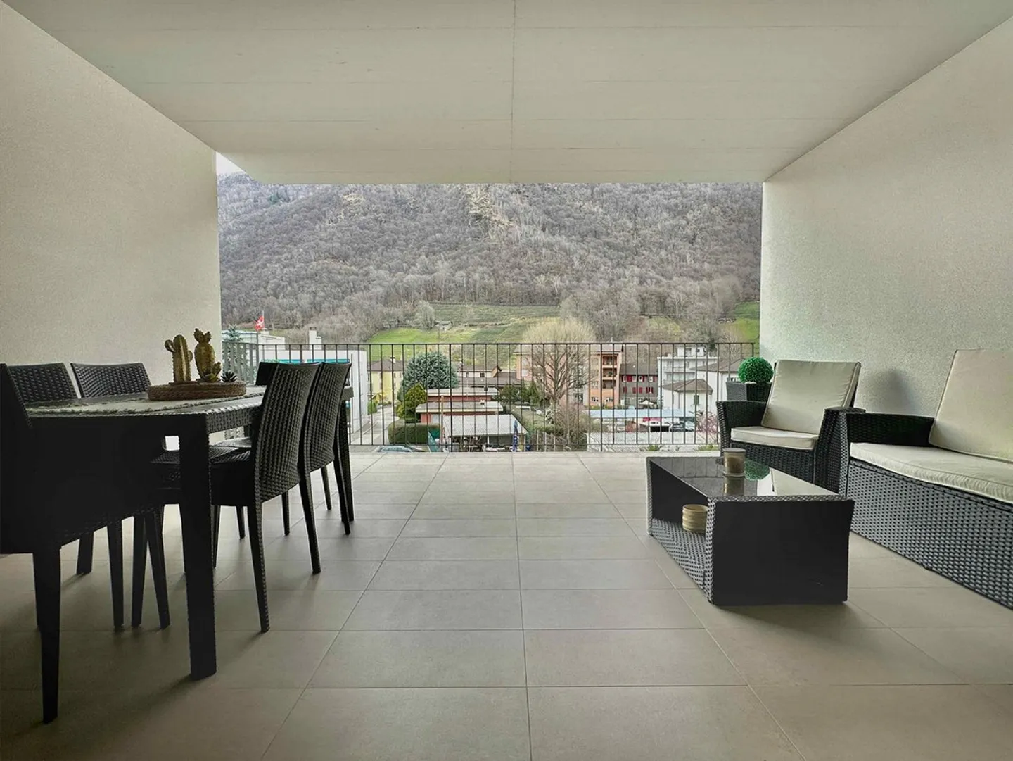 Nuovo 5.5 locali di alto standard con ampia terrazza coperta - Foto 1 di 13