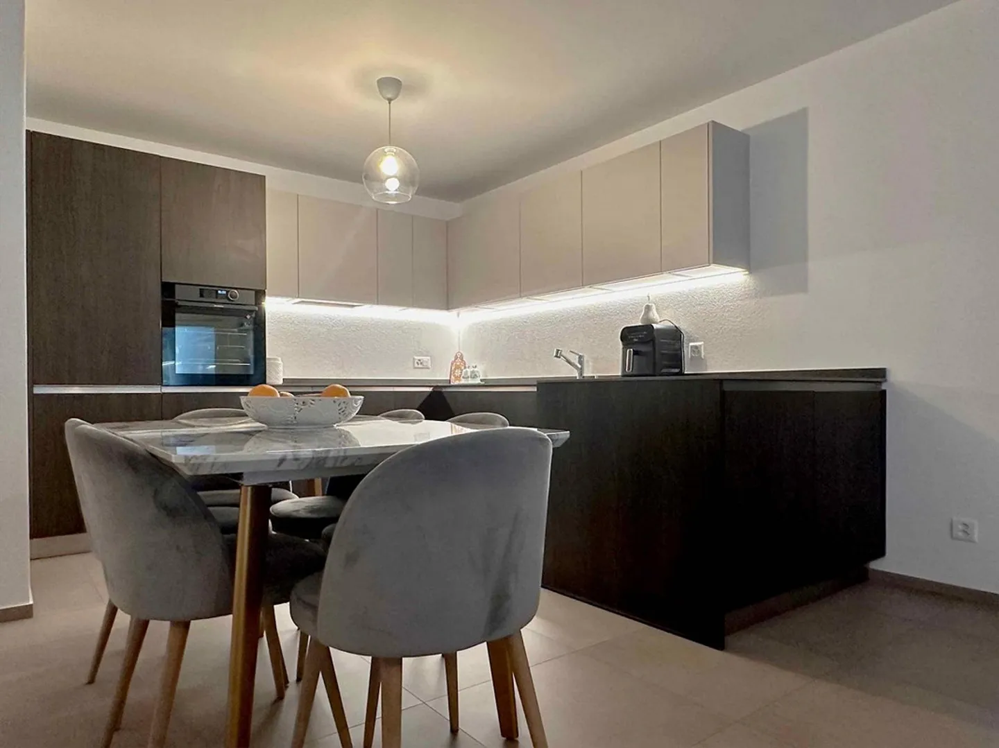 Nuovo 5.5 locali di alto standard con ampia terrazza coperta - Foto 9 di 13