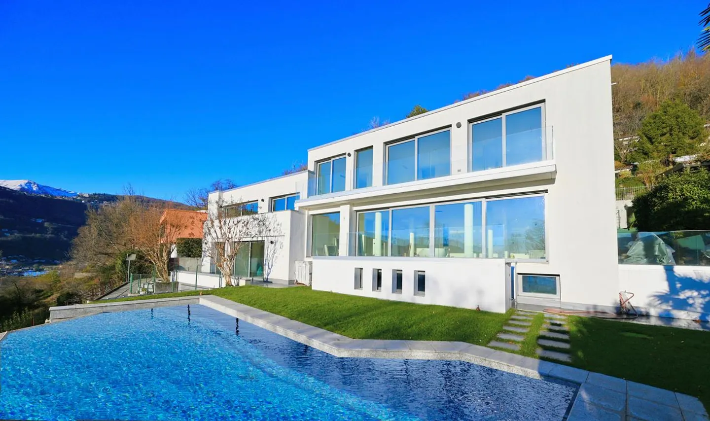 Luxury Villa in Muzzano - Photo 1 of 4