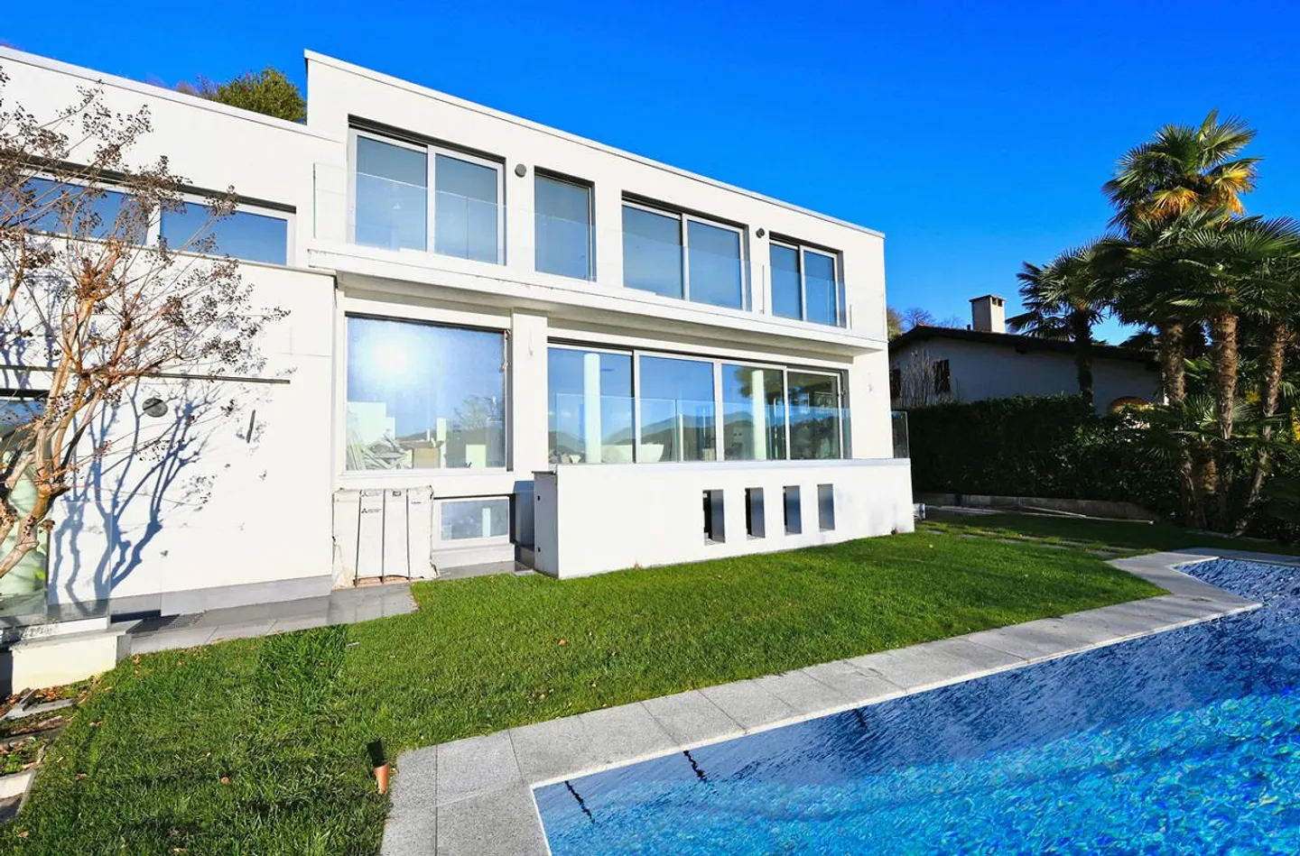 Luxury Villa in Muzzano - Photo 2 of 4