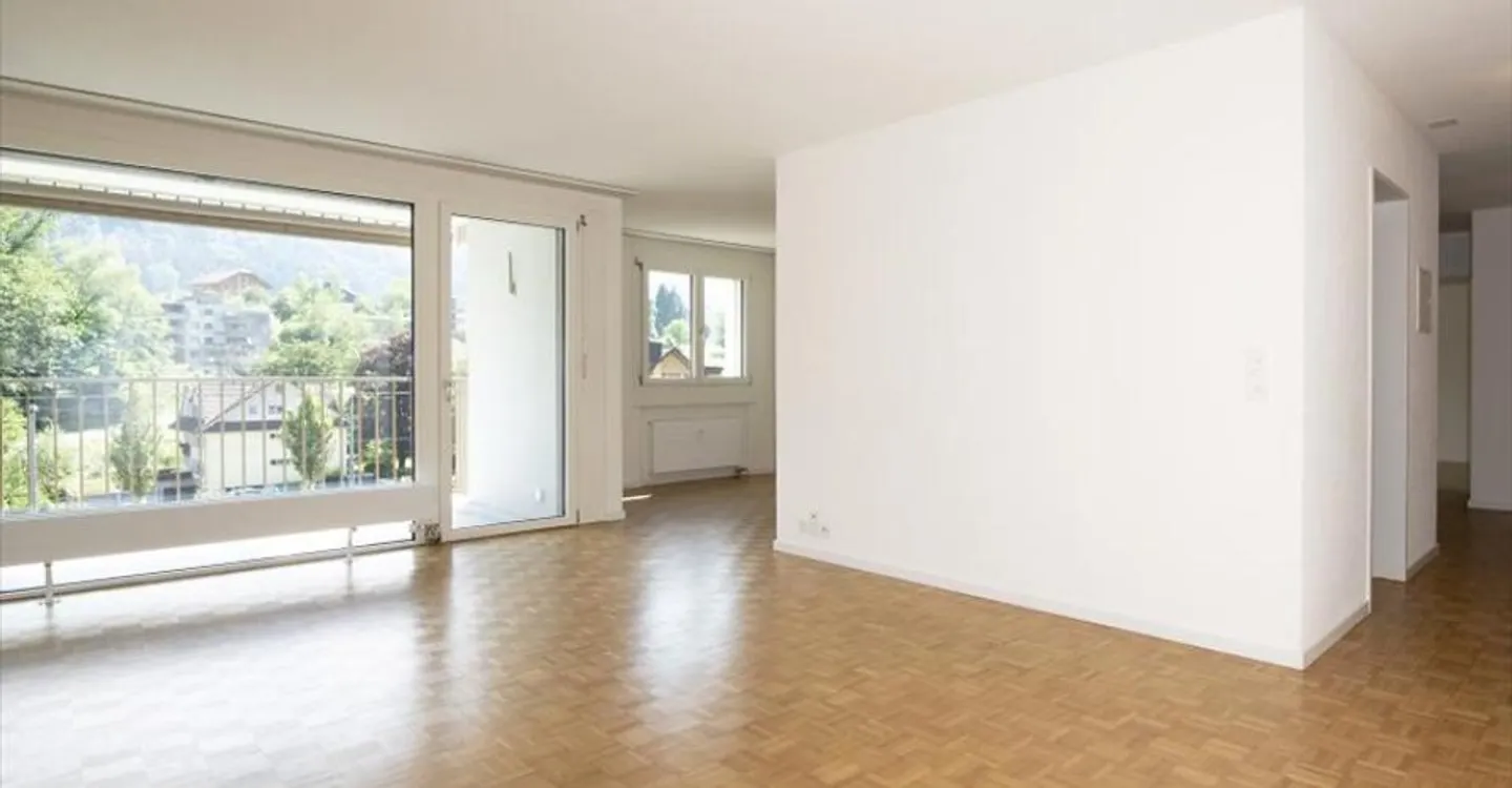 Grosszügige moderne Wohnung in grüner Umgebung - Foto 4 von 9