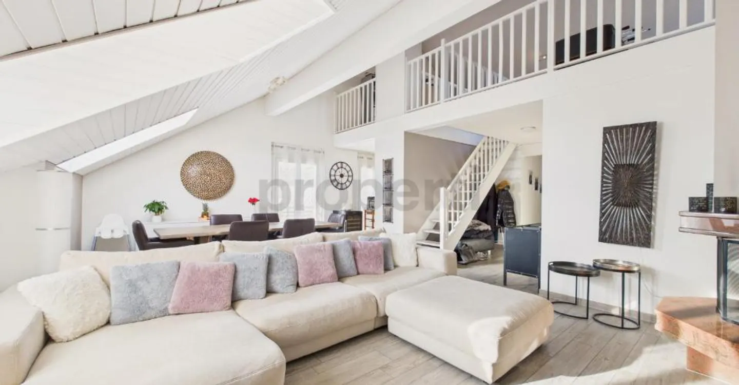 Elegante Appartamento Duplex con Balconi - Foto 4 di 12