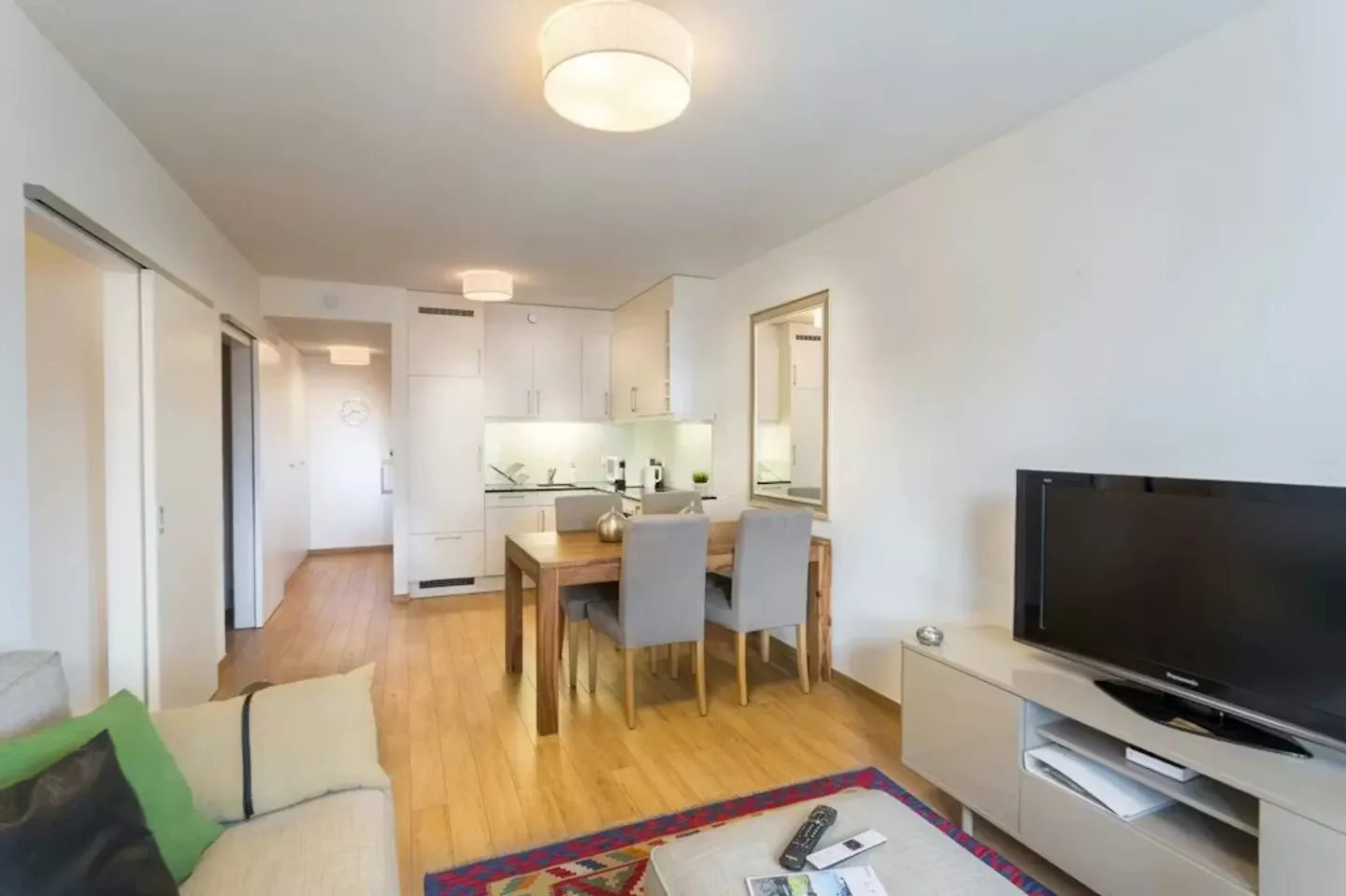 Apartment for rent - Photo 3 of 8