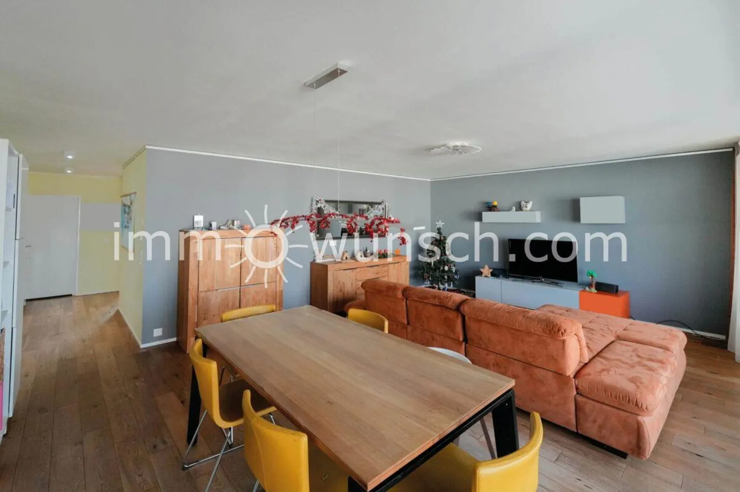 Modern, bright and spacious 4 ½ room condominium - Photo 1 of 8