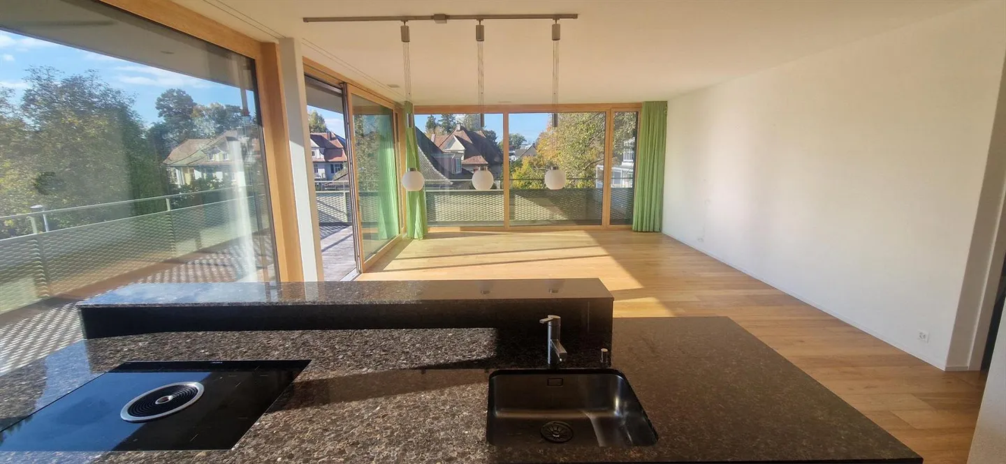 Luminoso appartamento attico di 3,5 locali con vista lago a Kreuzlingen (120 m²) - Foto 2 di 19