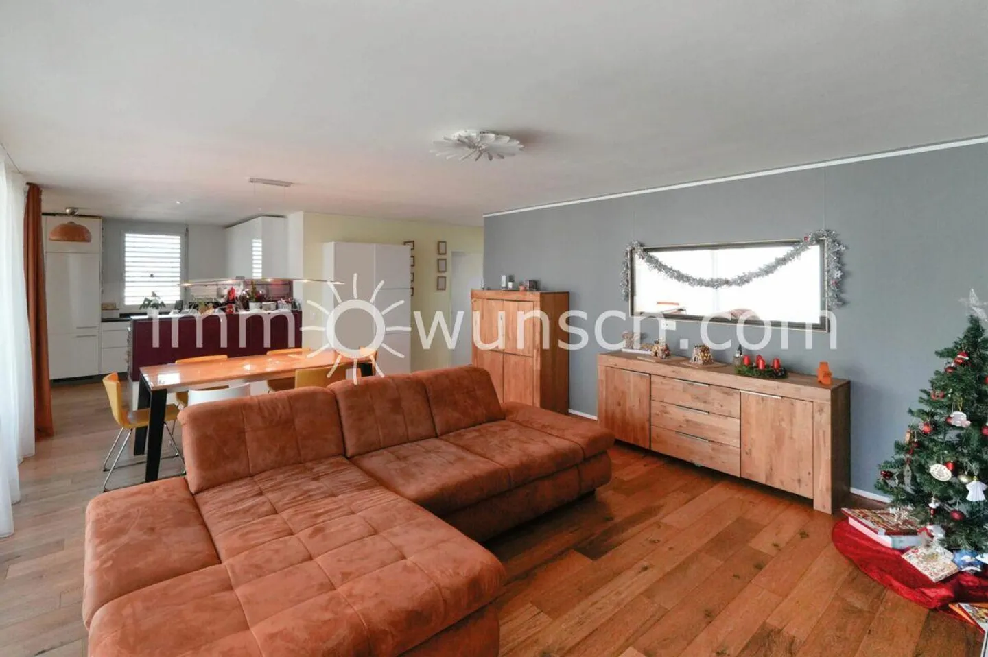 Modern, bright and spacious 4 ½ room condominium - Photo 2 of 8