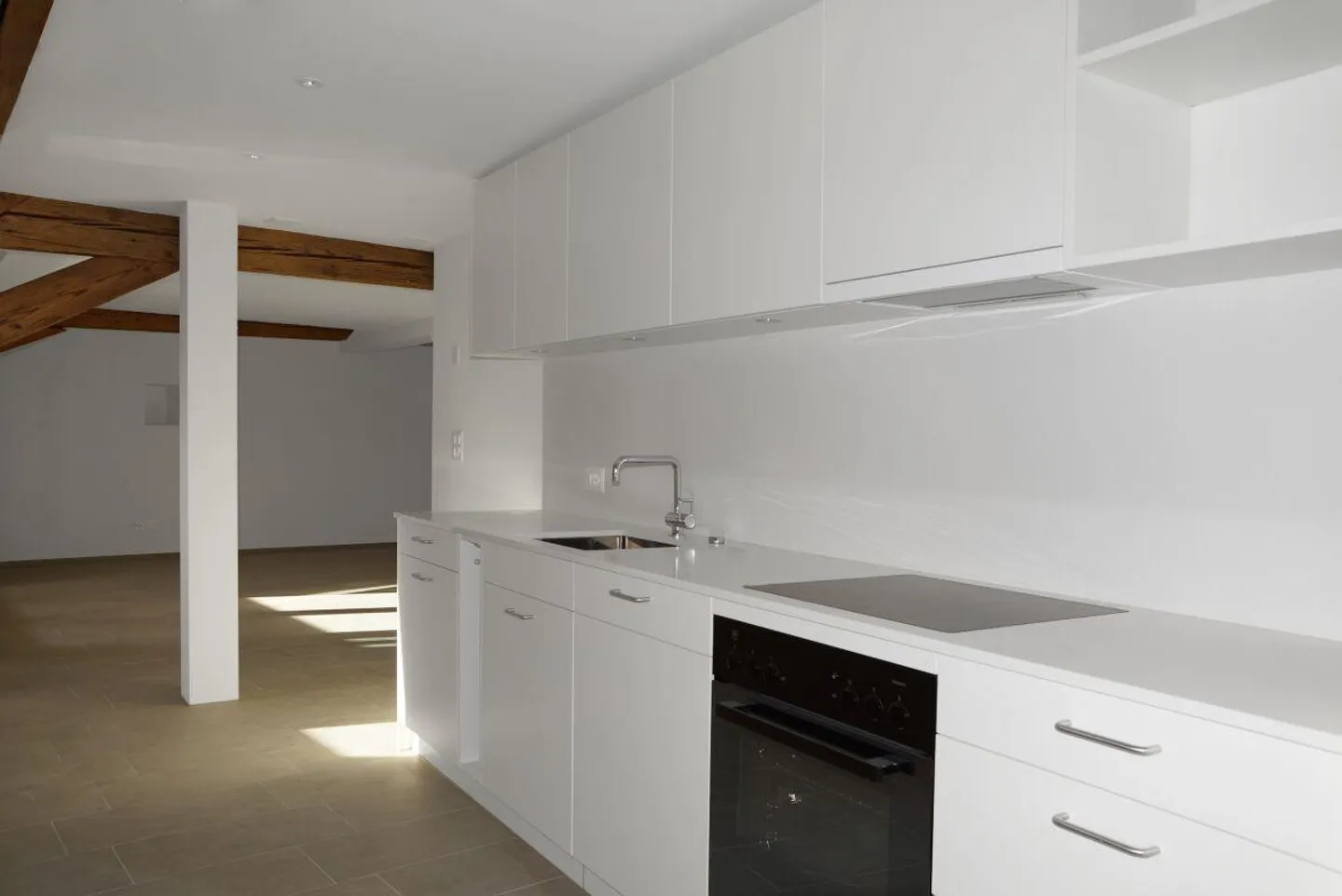 Appartamento nel centro storico con due logge coperte - Foto 2 di 7