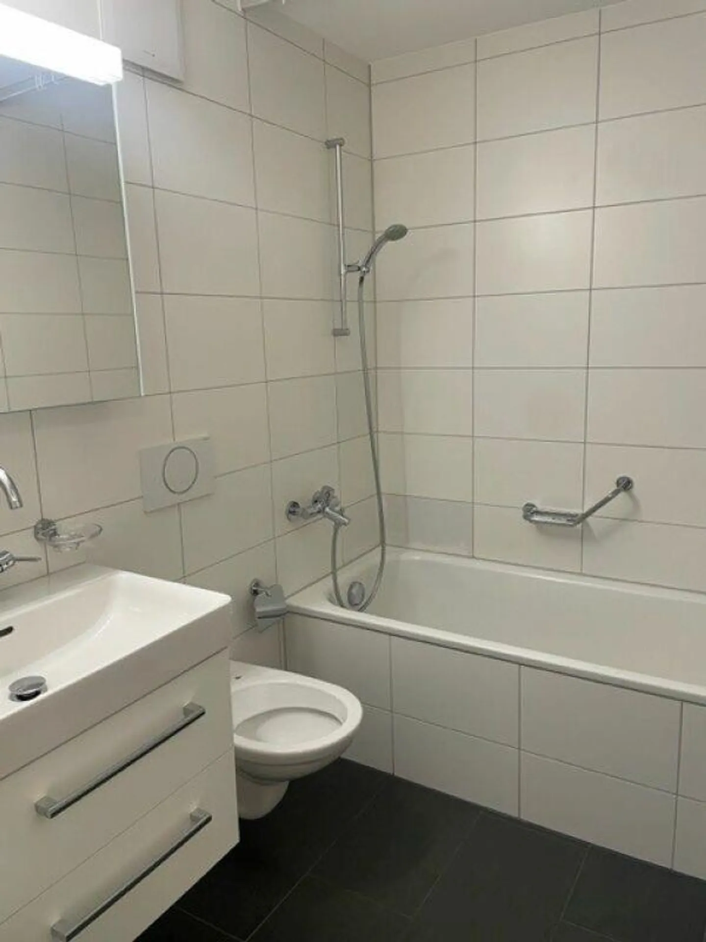 Quietly located apartment in Unterseen - Photo 6 of 7