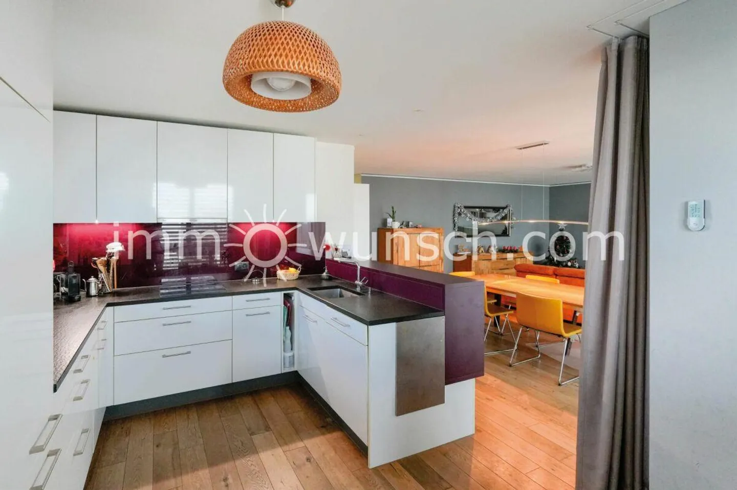 Modern, bright and spacious 4 ½ room condominium - Photo 4 of 8