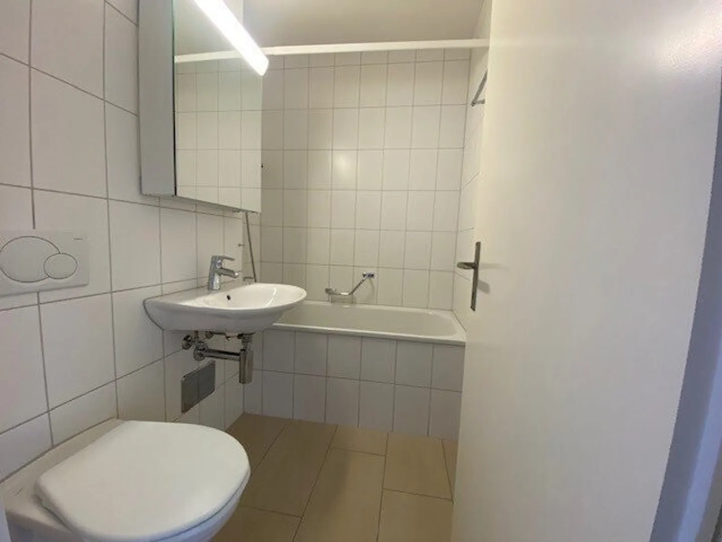 Dans un emplacement privilégié et central - Photo 3 sur 9