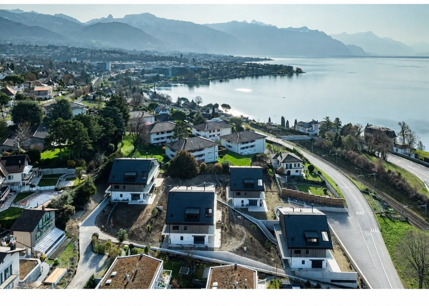 Attique contemporain avec vue lac - Photo 2 sur 13