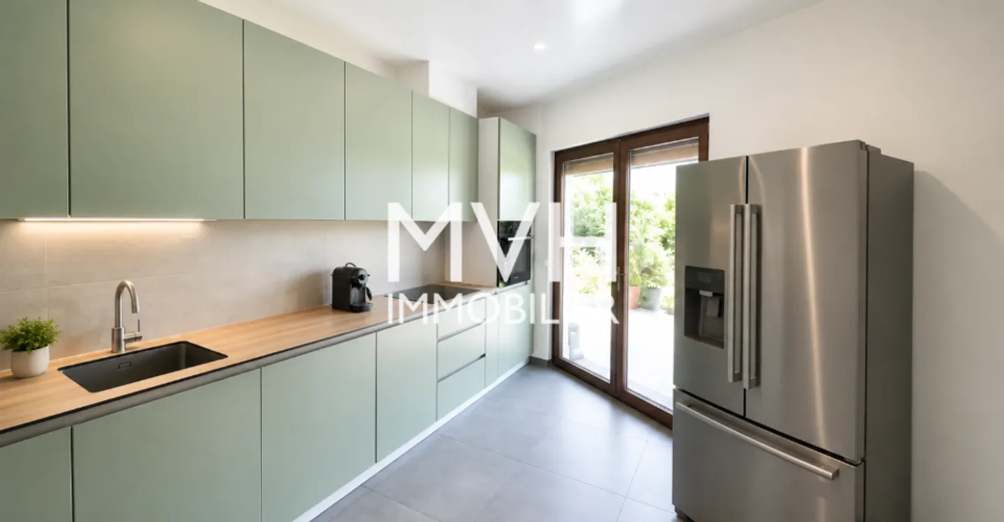 Villa d'architecte 9 pièces dans écrin de verdure - Foto 3 von 11