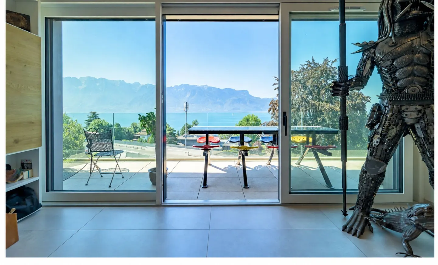 Attique contemporain avec vue lac - Photo 8 sur 13
