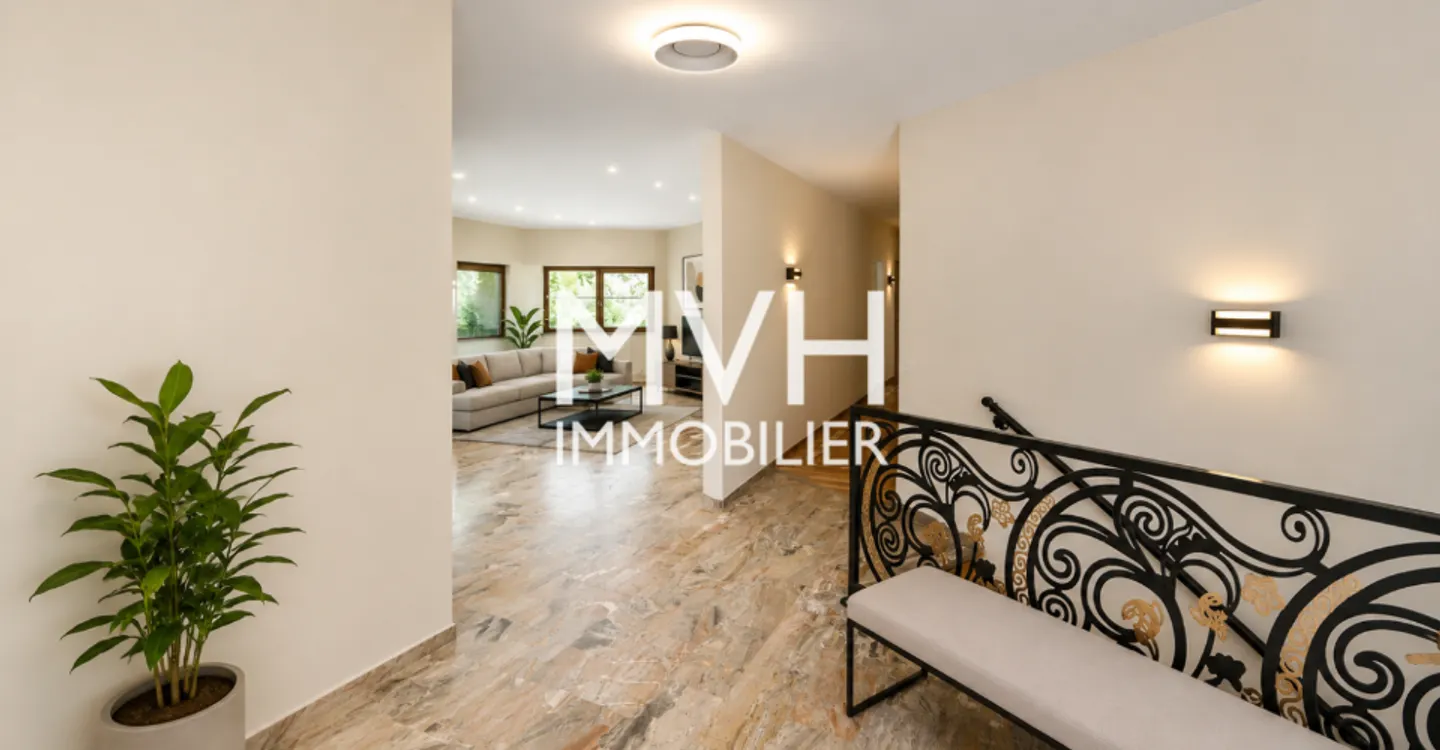 Villa d'architecte 9 pièces dans écrin de verdure - Foto 4 von 11