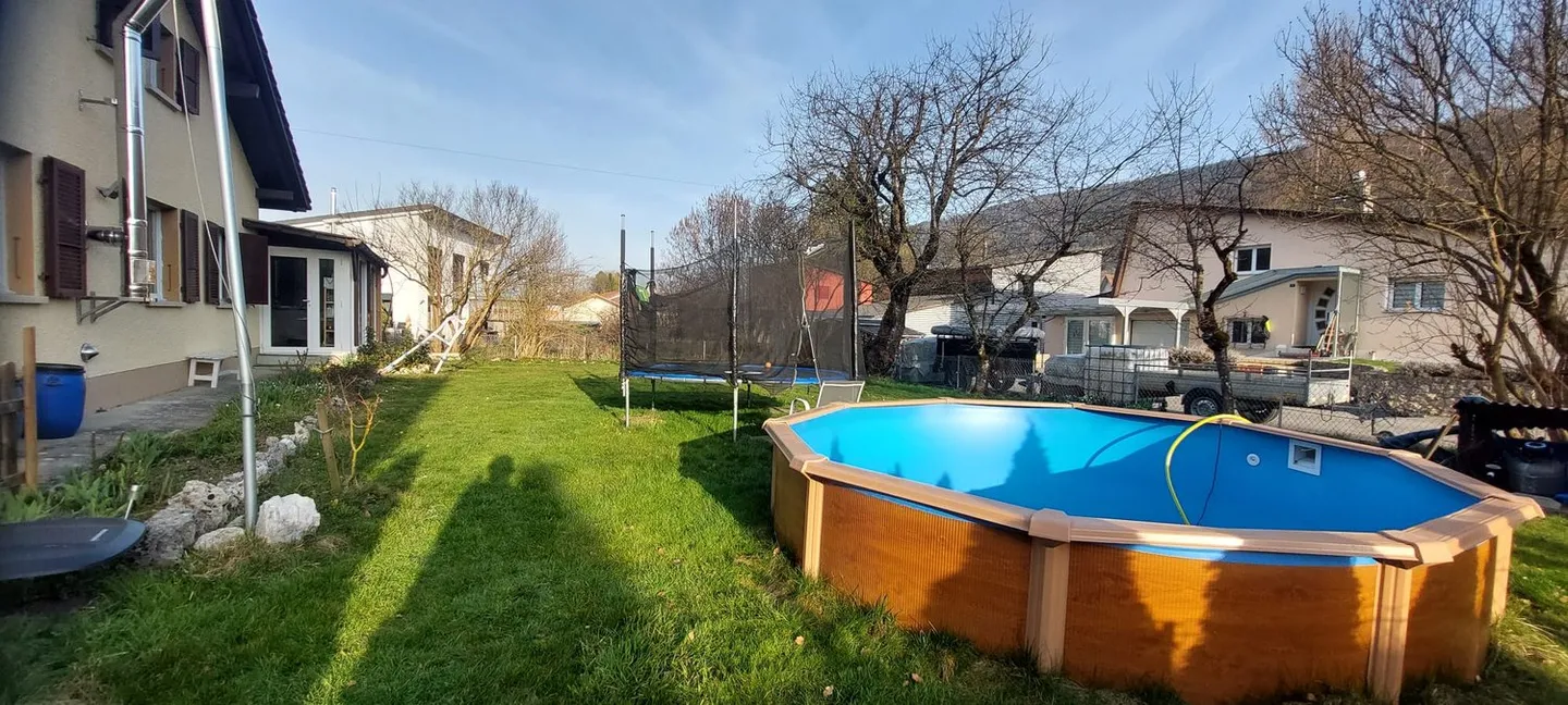 Casa con spa, sauna, piscina, stazione di ricarica per auto elettriche, 36 pannelli fotovoltaici - Foto 3 di 31