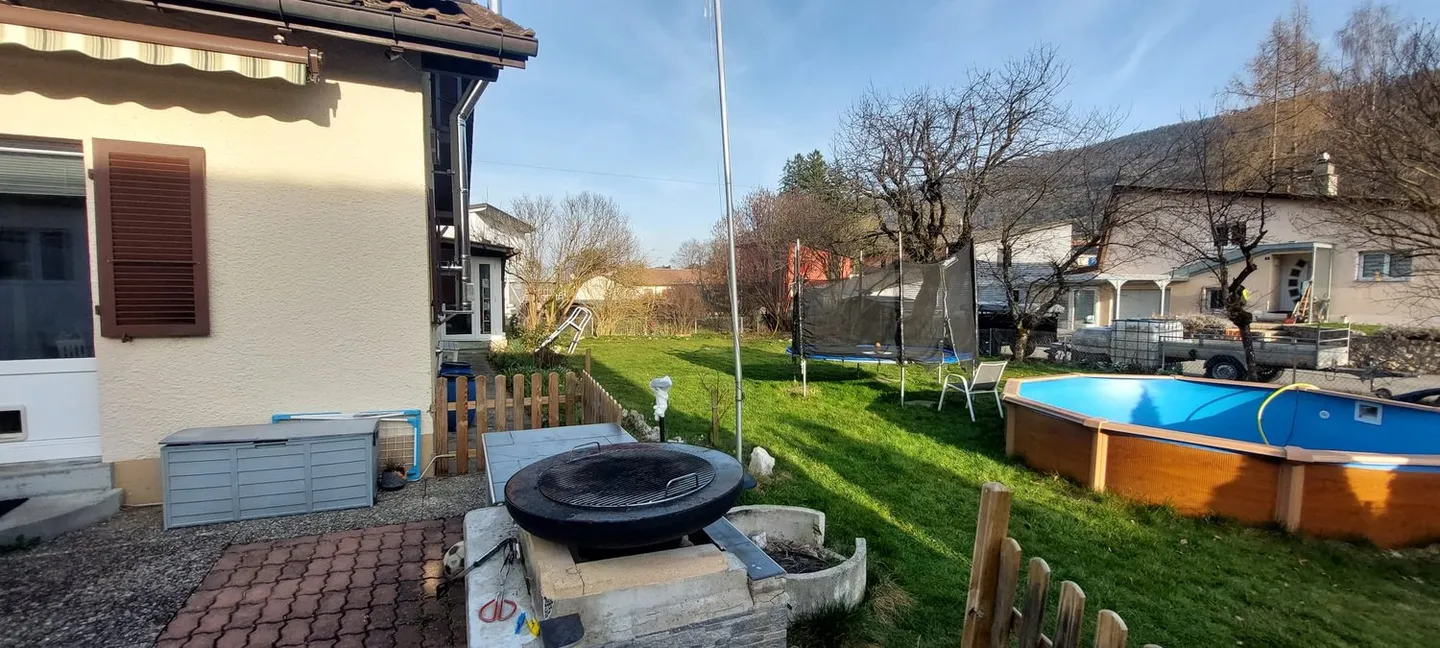 Casa con spa, sauna, piscina, stazione di ricarica per auto elettriche, 36 pannelli fotovoltaici - Foto 4 di 31