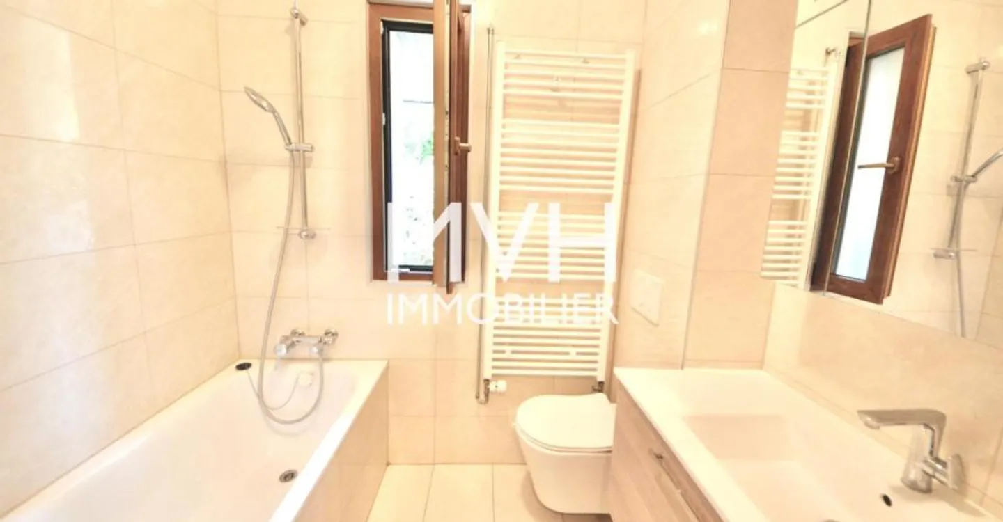 Villa d'architecte 9 pièces dans écrin de verdure - Foto 10 von 11