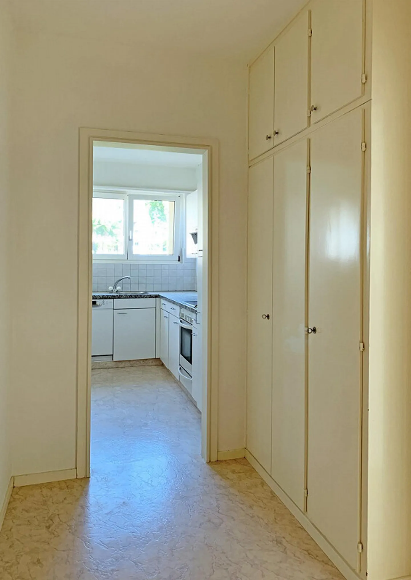 ASCONA, Wir vermieten eine 3½-Zimmer-Wohnung - Foto 3 von 8