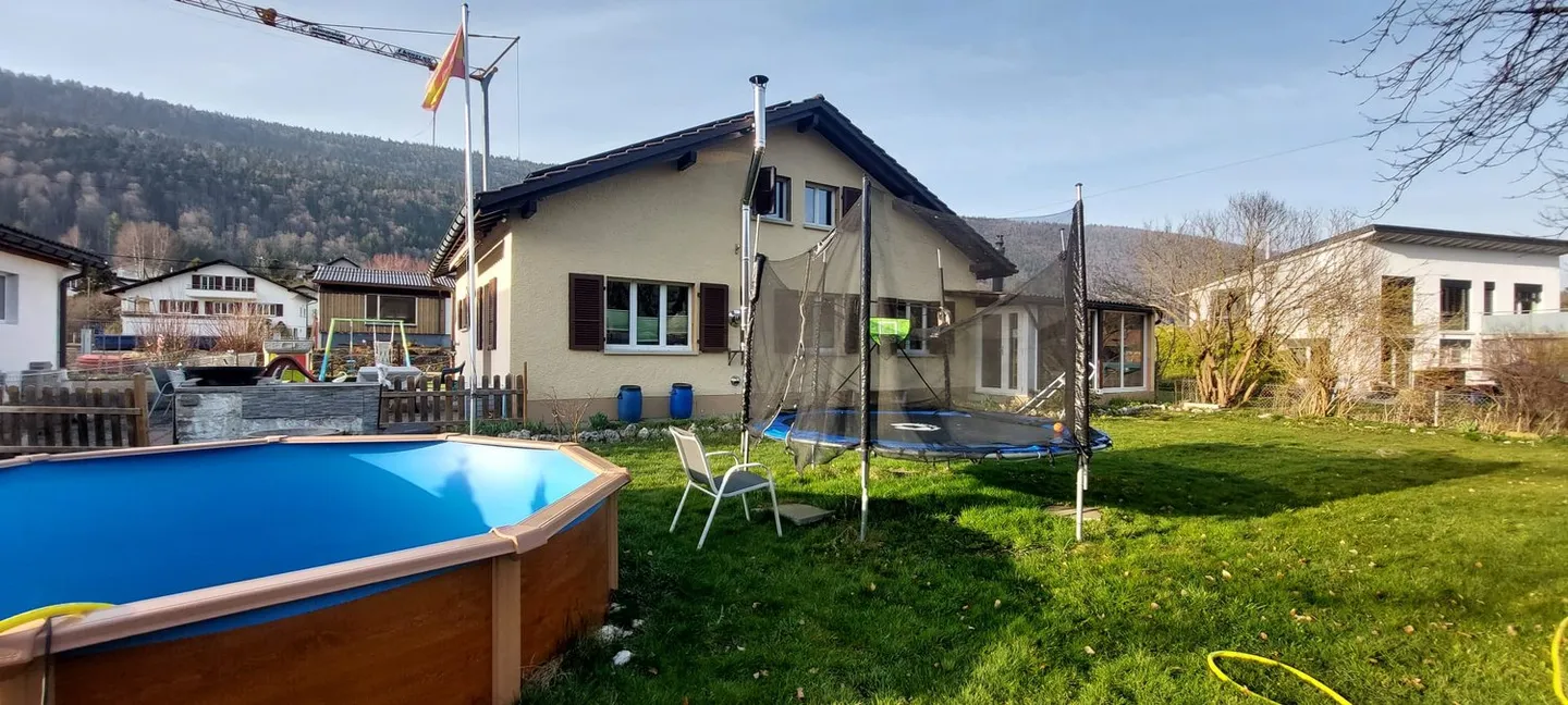 Casa con spa, sauna, piscina, stazione di ricarica per auto elettriche, 36 pannelli fotovoltaici - Foto 2 di 31