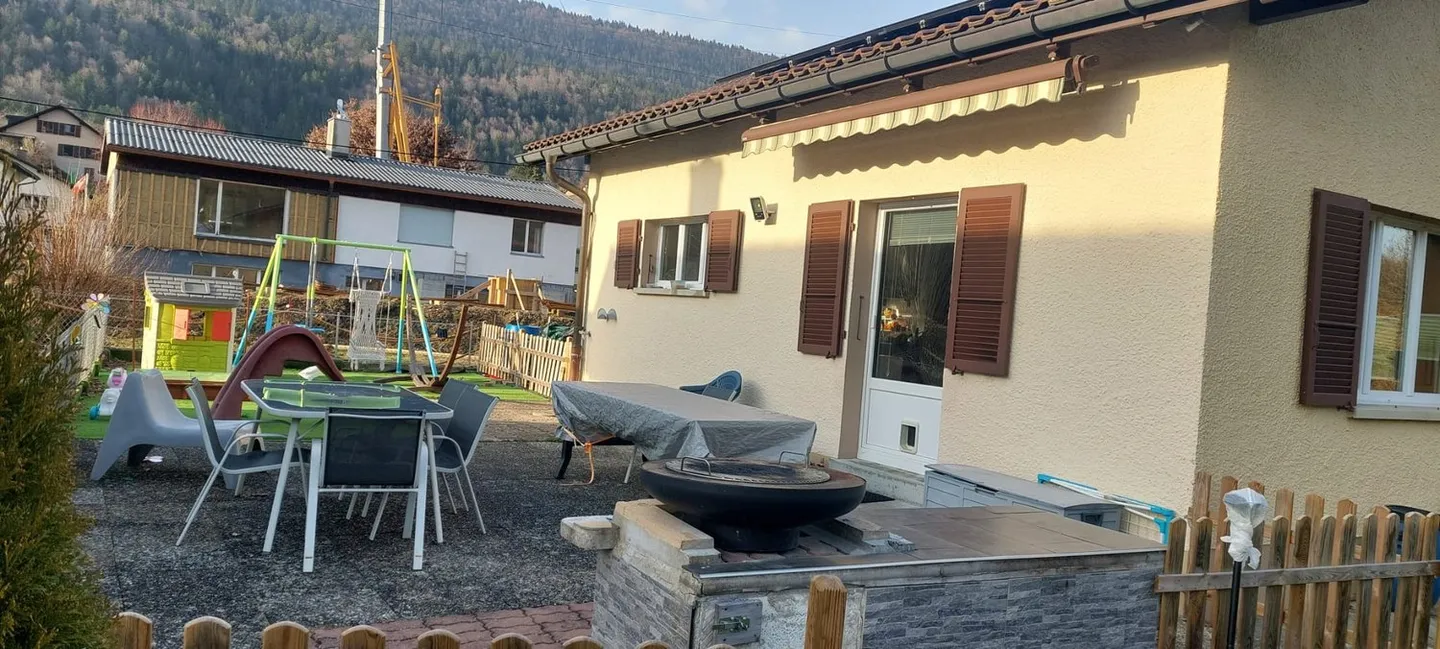 Casa con spa, sauna, piscina, stazione di ricarica per auto elettriche, 36 pannelli fotovoltaici - Foto 7 di 31