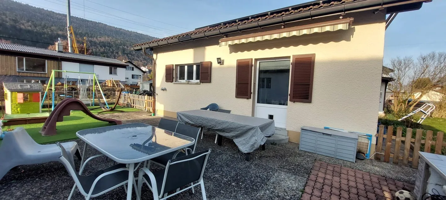 Casa con spa, sauna, piscina, stazione di ricarica per auto elettriche, 36 pannelli fotovoltaici - Foto 8 di 31