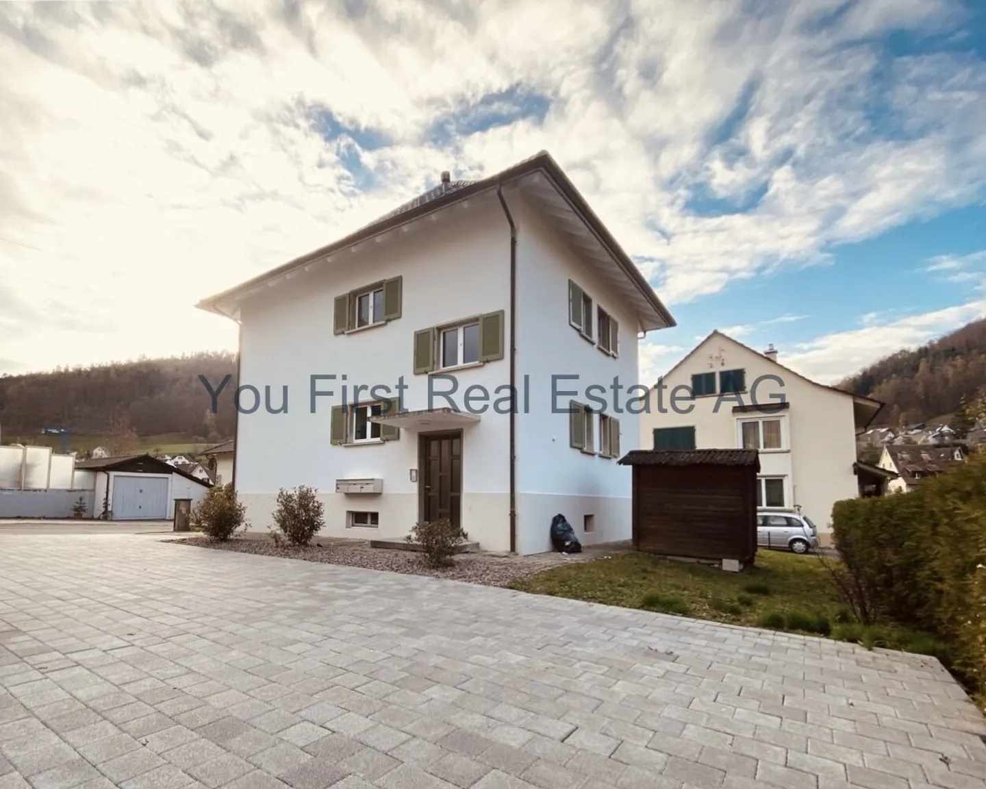 Attractive Return in Modern Multi-Family House - Photo 4 of 12