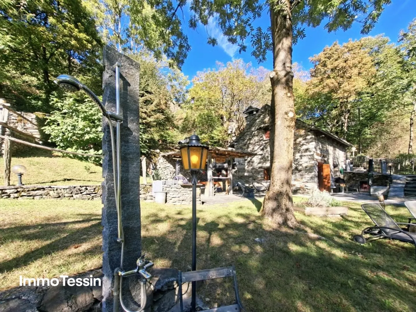 Enchanting Rustico in a unique natural idyll and privacy in the midst of greenery with a huge property and Topolino - Photo 2 of 13
