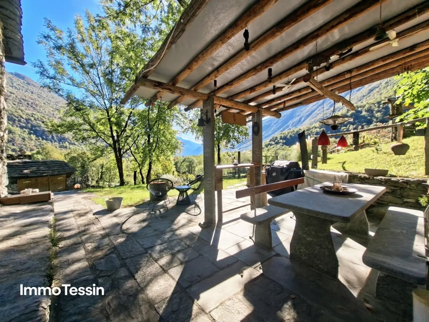 Enchanting Rustico in a unique natural idyll and privacy in the midst of greenery with a huge property and Topolino - Photo 3 of 13