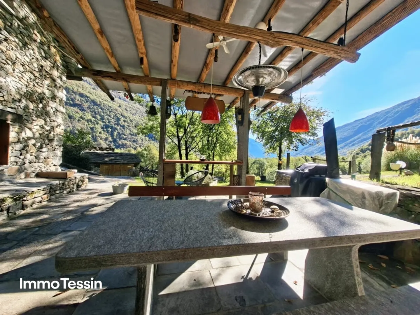 Enchanting Rustico in a unique natural idyll and privacy in the midst of greenery with a huge property and Topolino - Photo 4 of 13