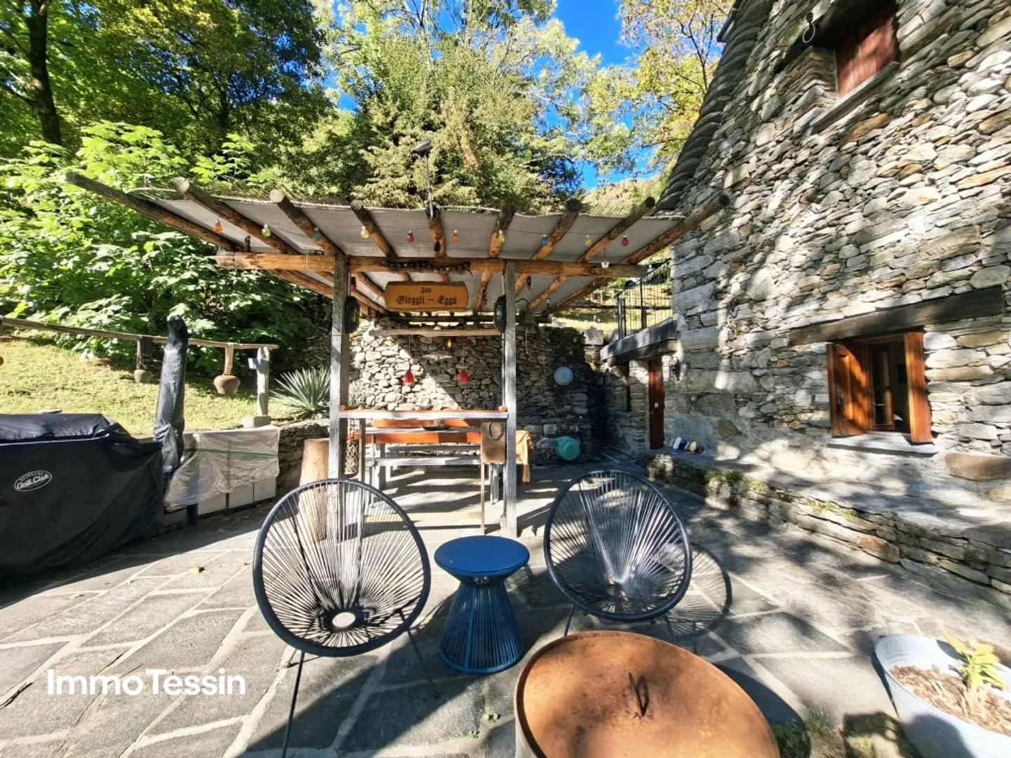 Enchanting Rustico in a unique natural idyll and privacy in the midst of greenery with a huge property and Topolino - Photo 5 of 13
