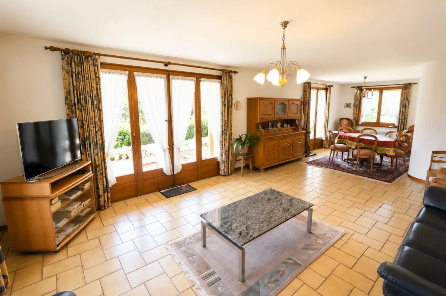 Detached 6.5 room villa with large garden of 1,618 m2 - Photo 7 of 10