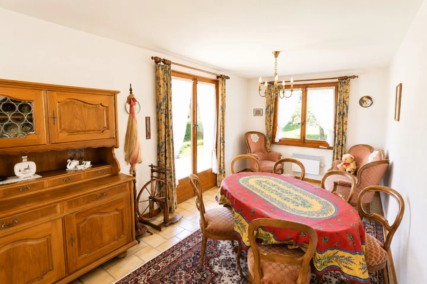 Detached 6.5 room villa with large garden of 1,618 m2 - Photo 8 of 10