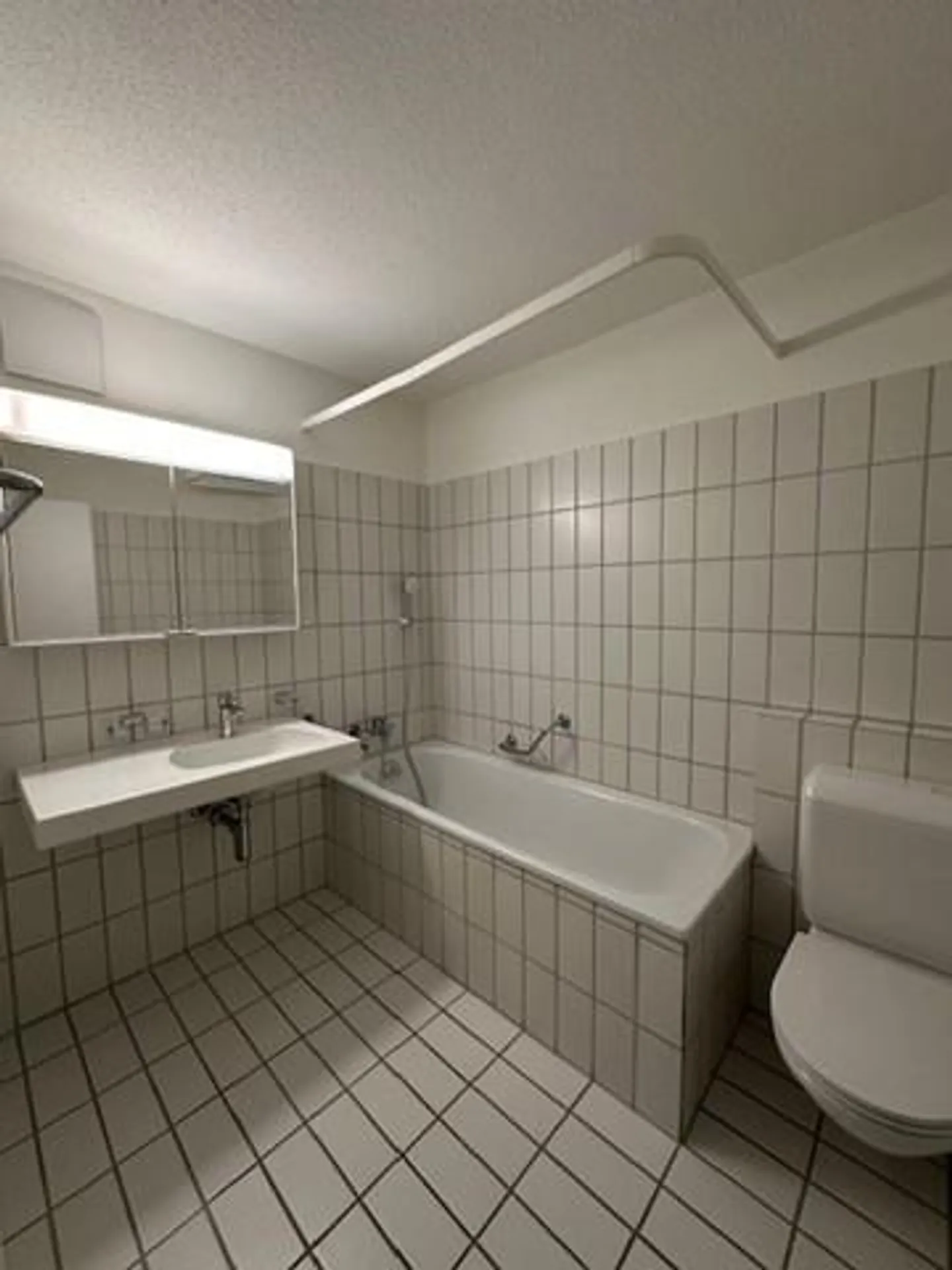 Charming 3.5-Room Apartment - Photo 7 of 8